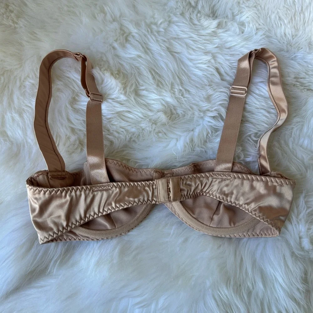 SKIMS Satin Bra 34c - Picture 2 of 4
